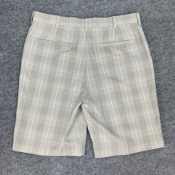 Izod Golf Shorts Mens 34 Stone Plaid Flat Front High Rise Quick Dry Performance - Picture 7 of 11